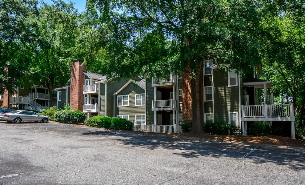 3 bedroom, 1,245 sq ft condominium sold at 2184 River Heights Court 2184, Marietta, GA 30067