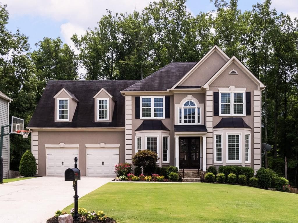 4 bedroom, 2,928 sq ft single family residence sold at 565 Camber Woods Drive, Roswell, GA 30076