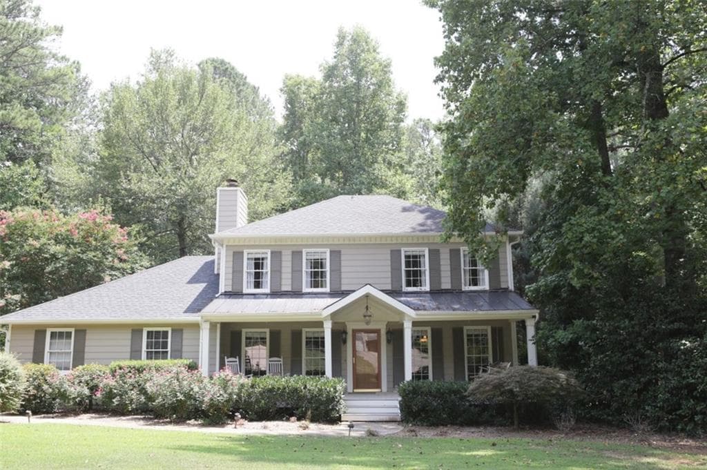 3 bedroom, 2,134 sq ft single family residence sold at 2190 Carlyle Drive, Marietta, GA 30062