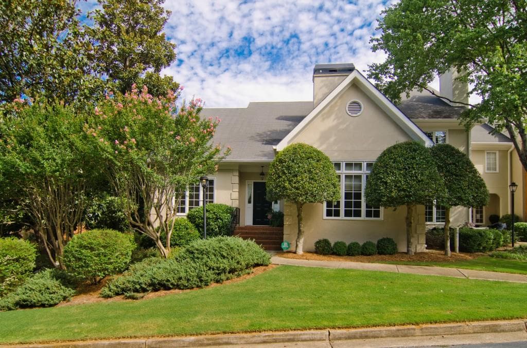 4 bedroom townhouse sold at 77 Paces West Circle 77, Atlanta, GA 30327