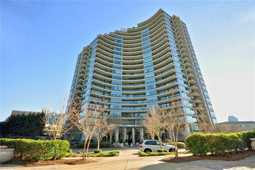 1 bedroom, 1,143 sq ft condominium sold at 700 Park Regency Place 1202, Atlanta, GA 30326