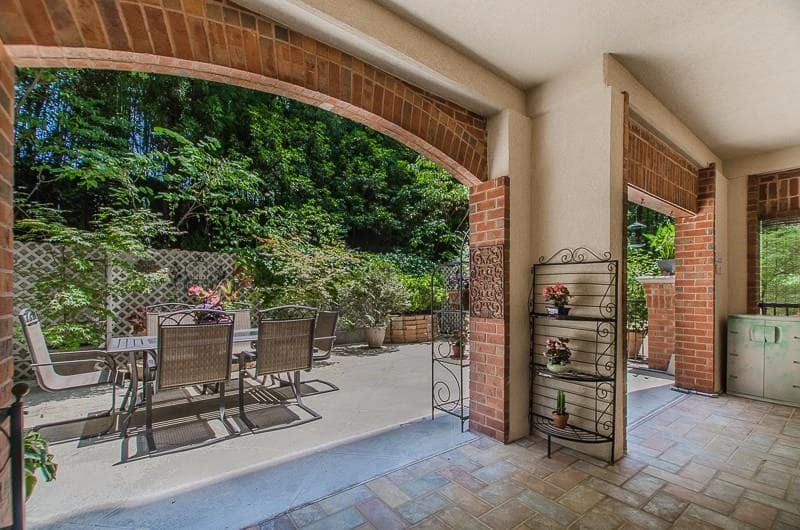 2 bedroom, 1,693 sq ft condominium sold at 211 Colonial Homes Drive 1107, Atlanta, GA 30309