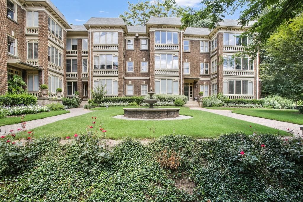 2 bedroom condominium sold at 272 14th Street 23, Atlanta, GA 30309