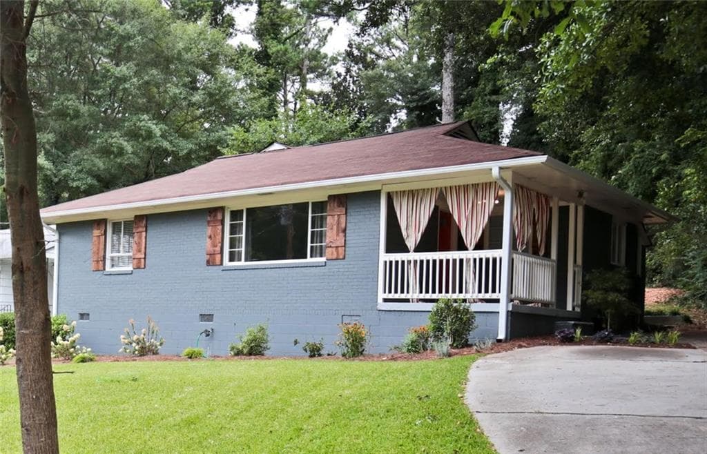 3 bedroom, 1,321 sq ft single family residence sold at 923 Parkside Terrace, Atlanta, GA 30344