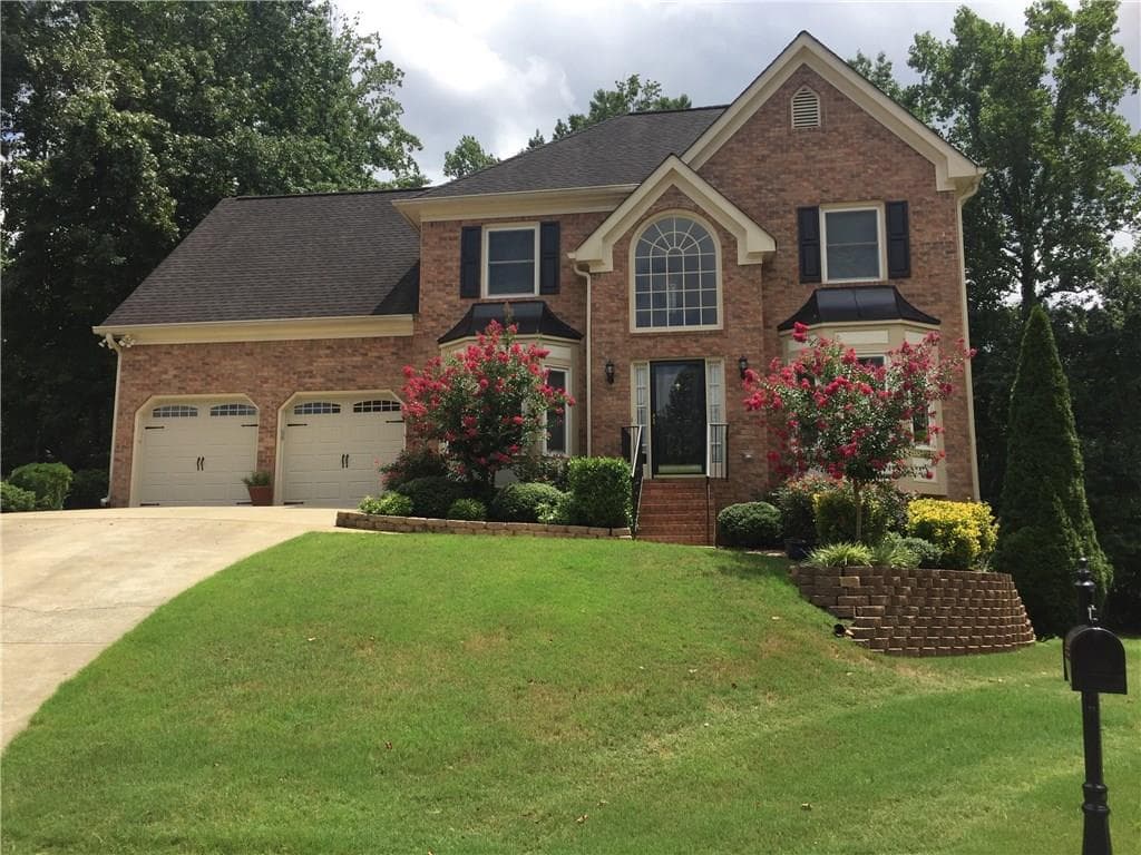4 bedroom, 2,700 sq ft single family residence sold at 2462 Kaley Walk, Kennesaw, GA 30152