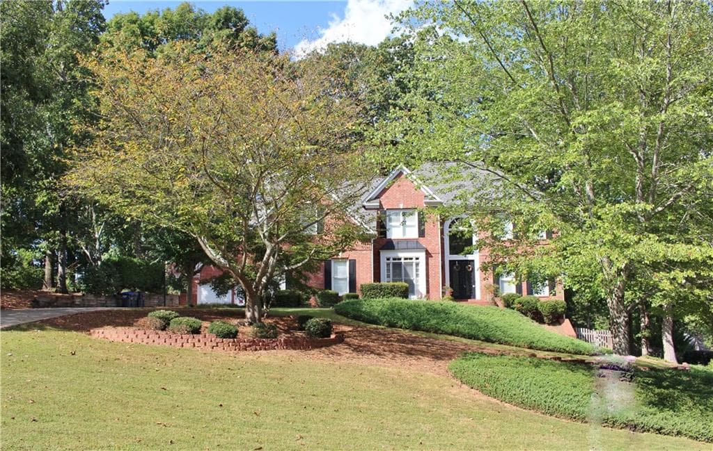 4 bedroom, 4,422 sq ft single family residence sold at 6450 Oak Valley Drive, Cumming, GA 30040