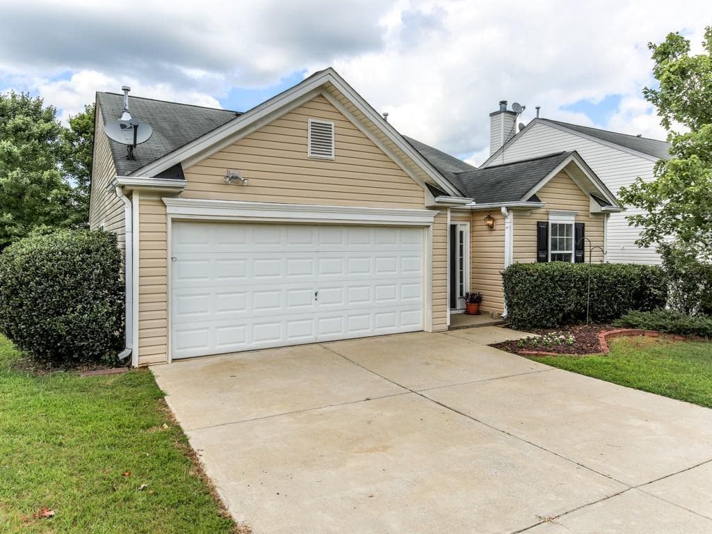 3 bedroom, 1,540 sq ft single family residence sold at 127 Holly Mill Village Drive, Canton, GA 30114