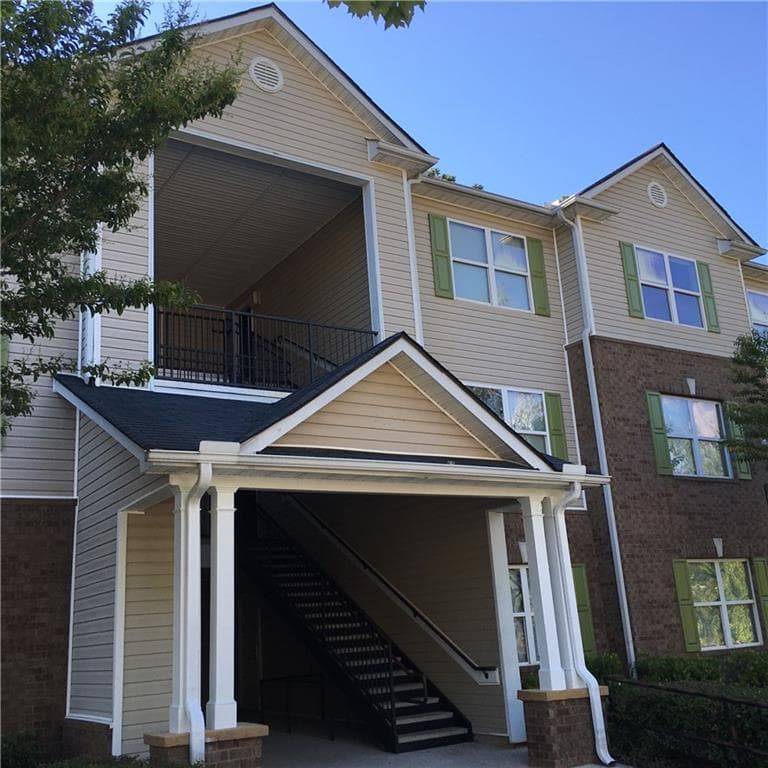 3 bedroom, 1,292 sq ft condominium sold at 7302 Fairington Ridge Circle, Lithonia, GA 30038