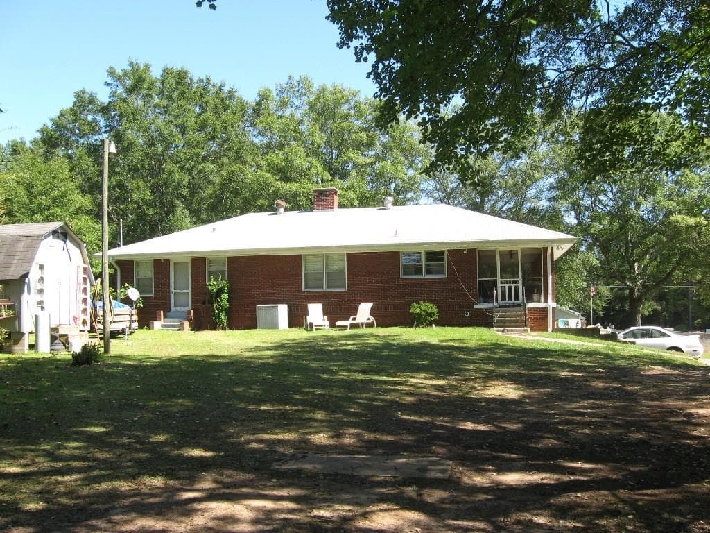 3 bedroom single family residence sold at 1467 Reinhardt College Parkway, Canton, GA 30114