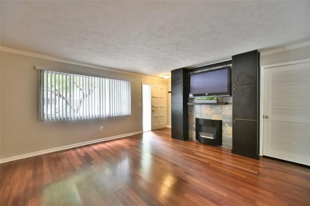 2 bedroom, 1,036 sq ft townhouse sold at 120 Biscayne Drive B5, Atlanta, GA 30309