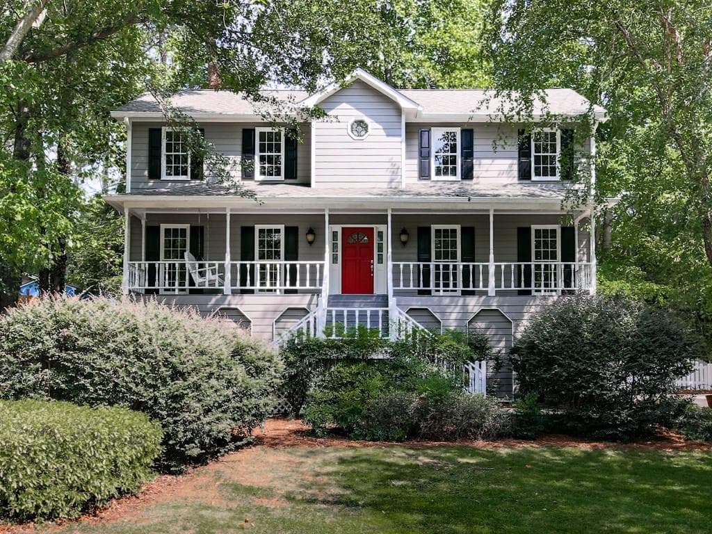 4 bedroom, 2,821 sq ft single family residence sold at 3205 Lakeridge Drive, Marietta, GA 30067