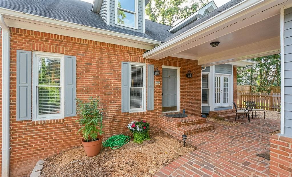 4 bedroom, 3,900 sq ft single family residence sold at 5368 Greenland Road, Atlanta, GA 30342