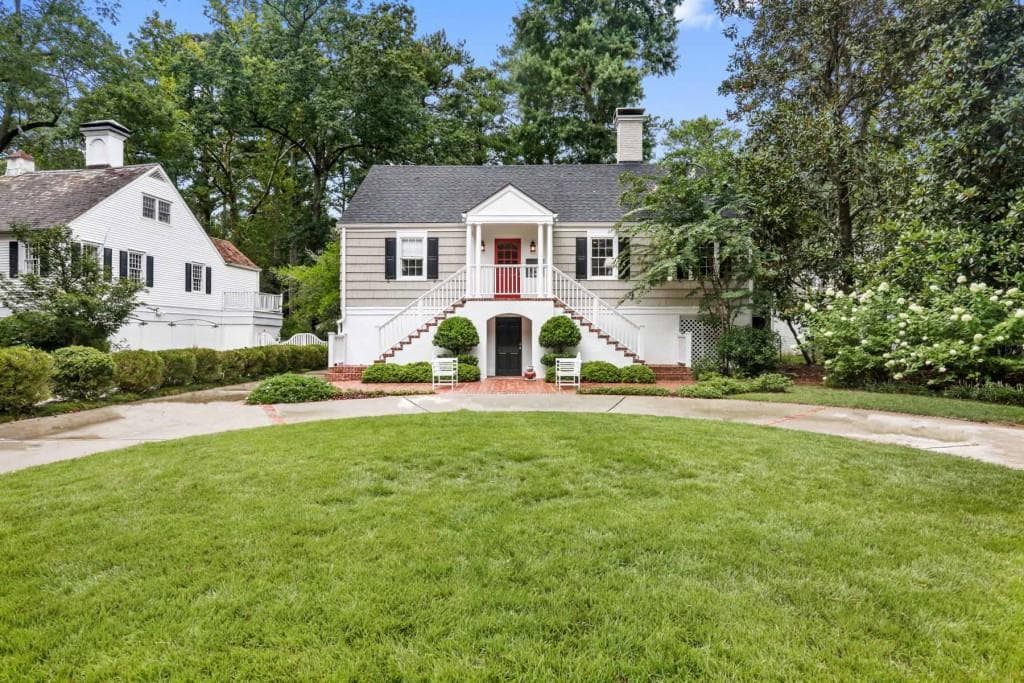 3 bedroom, 2,548 sq ft single family residence sold at 691 Woodward Way, Atlanta, GA 30327