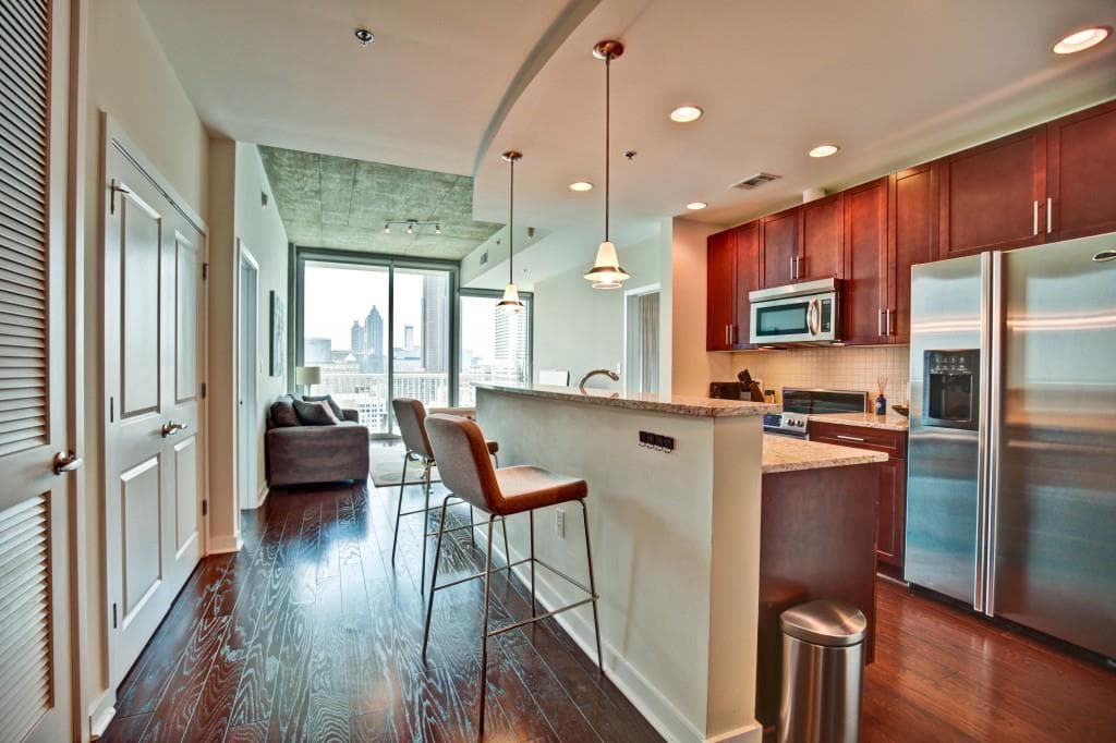 2 bedroom, 1,320 sq ft condominium sold at 855 Peachtree Street 2209, Atlanta, GA 30308