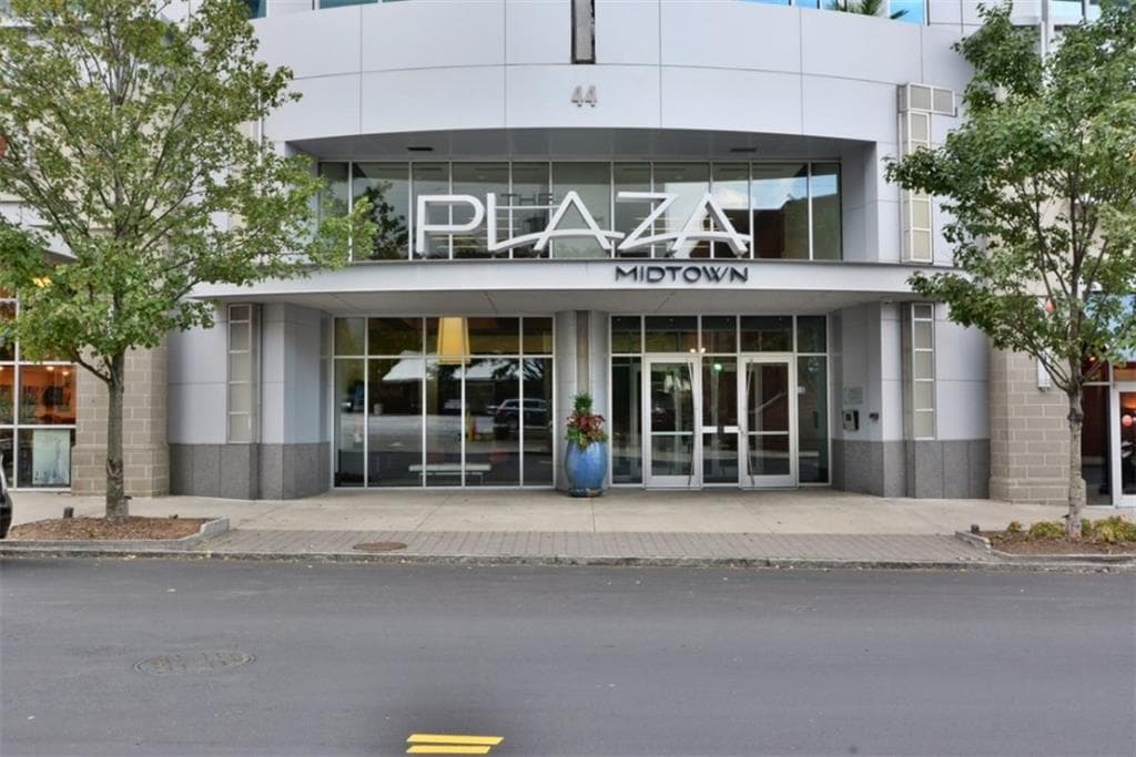 1 bedroom, 828 sq ft condominium sold at 950 W Peachtree Street 913, Atlanta, GA 30309