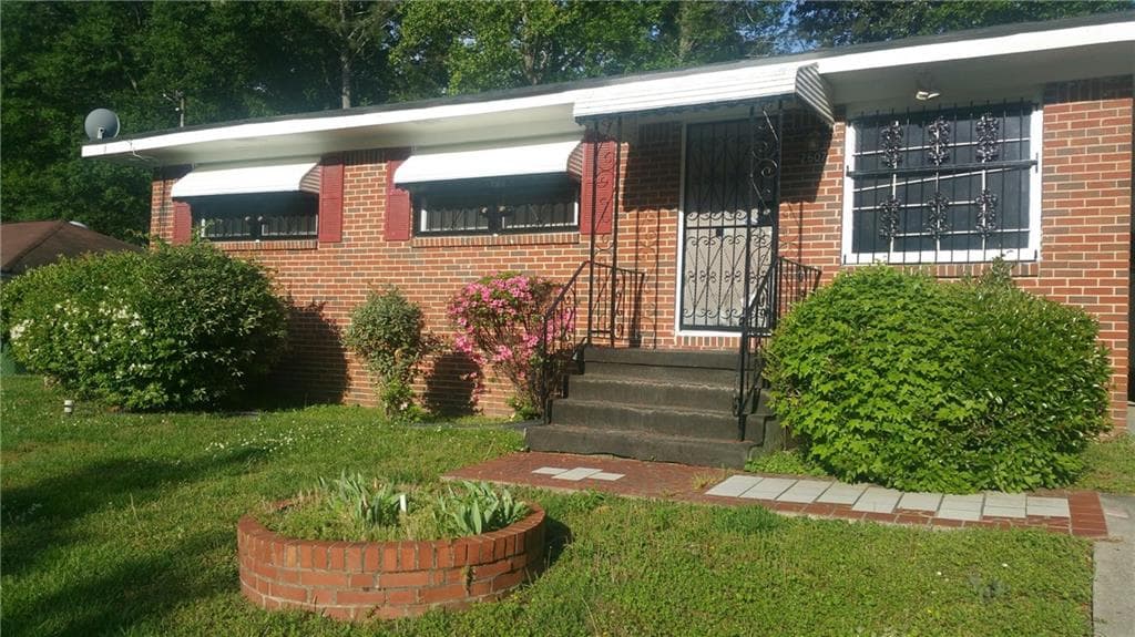 3 bedroom, 1,584 sq ft single family residence sold at 2607 NW Baker Road, Atlanta, GA 30318
