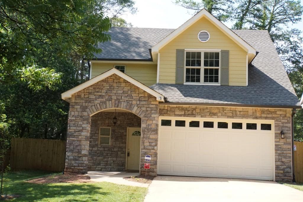 3 bedroom, 1,712 sq ft single family residence sold at 2471 Crestview Avenue, Decatur, GA 30032