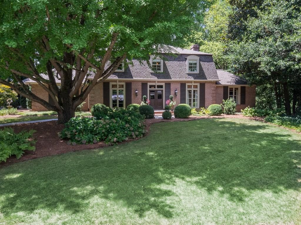 4 bedroom single family residence sold at 2642 Battle Overlook, Atlanta, GA 30327