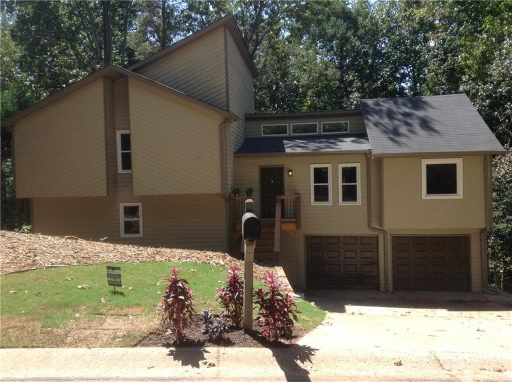 5 bedroom single family residence sold at 420 Chimney Bluff, Alpharetta, GA 30022