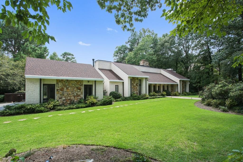 5 bedroom, 7,100 sq ft single family residence sold at 5120 Jett Forest Trail, Atlanta, GA 30327