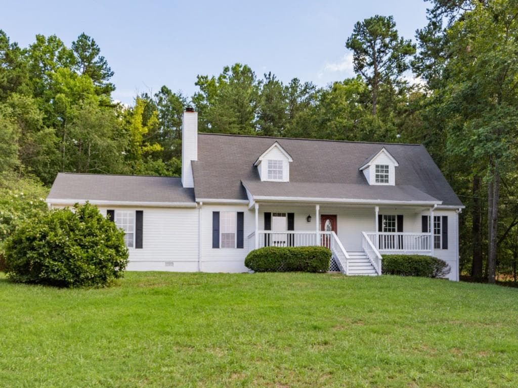 4 bedroom, 2,506 sq ft single family residence sold at 1075 Chatham Road, Buford, GA 30518