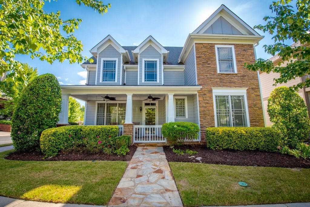 4 bedroom, 3,682 sq ft single family residence sold at 1674 Barfield Run, Atlanta, GA 30318