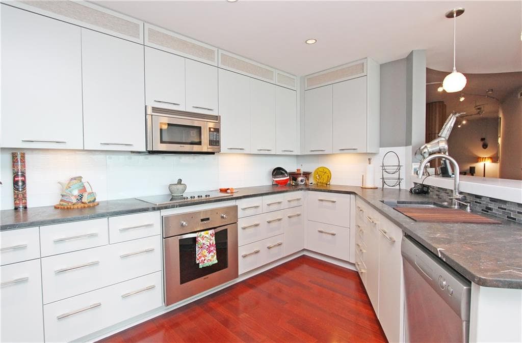 3 bedroom, 2,835 sq ft condominium sold at 20 10th Street 1203, Atlanta, GA 30309
