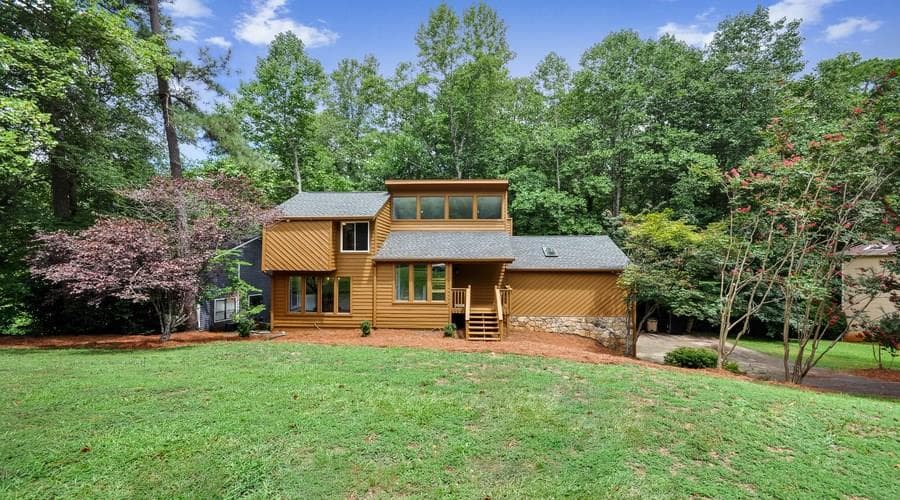 4 bedroom, 3,262 sq ft single family residence sold at 3018 Manning Drive, Marietta, GA 30062