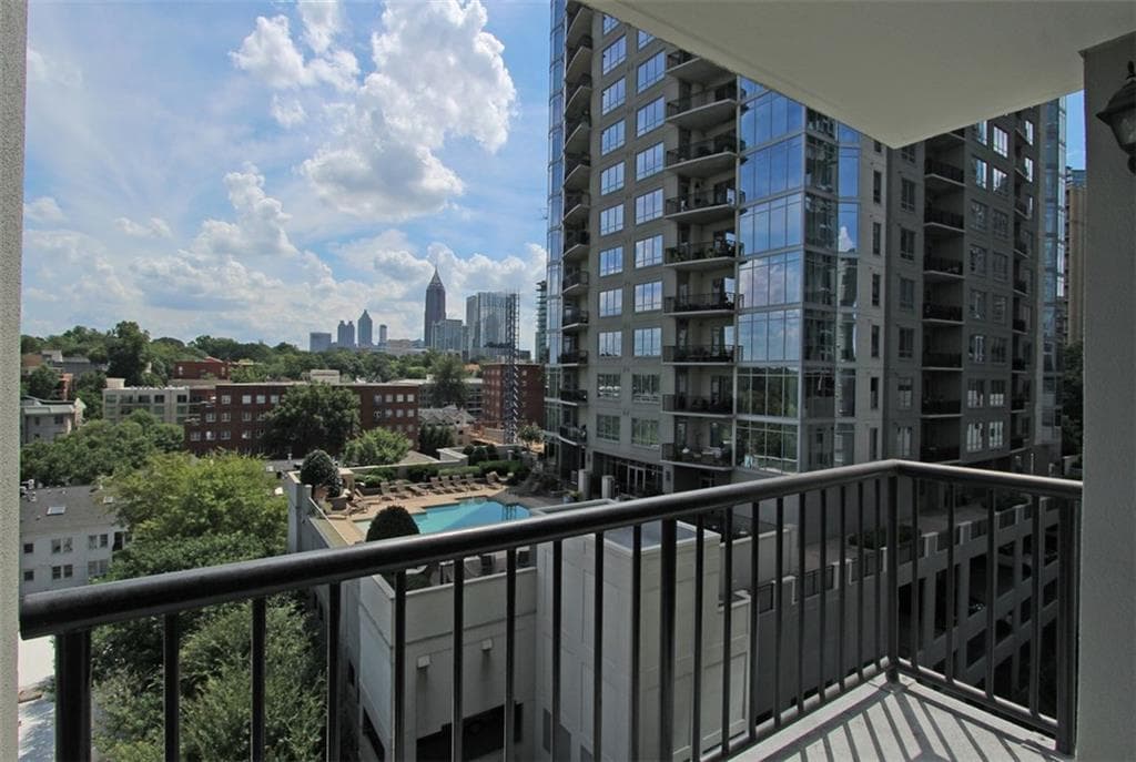 1 bedroom, 950 sq ft condominium sold at 275 13th Street 702, Atlanta, GA 30309