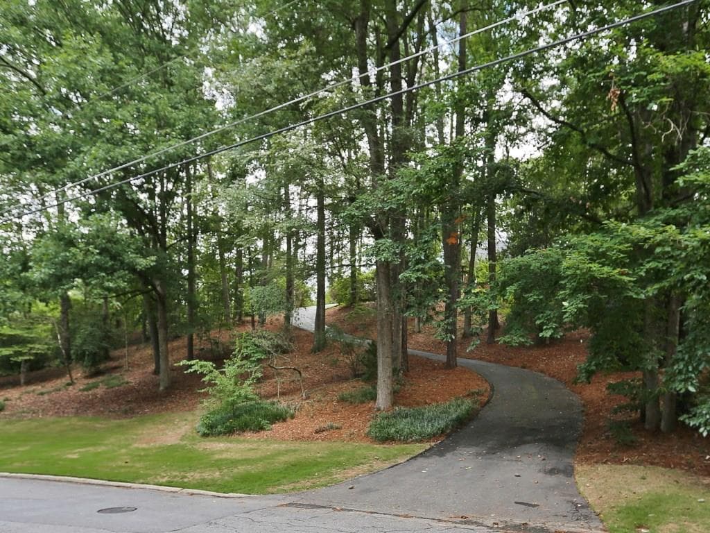 5 bedroom single family residence sold at 825 N Island Drive, Sandy Springs, GA 30327