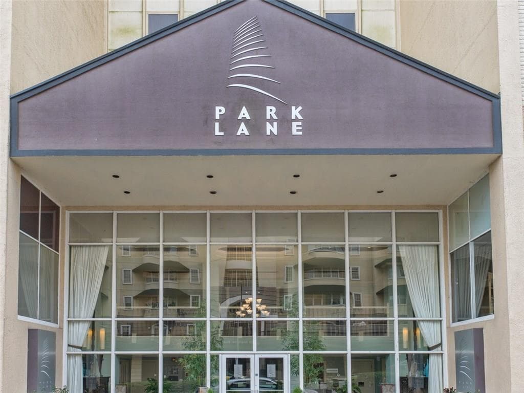 1 bedroom, 837 sq ft condominium sold at 2479 Peachtree Road 1108, Atlanta, GA 30305