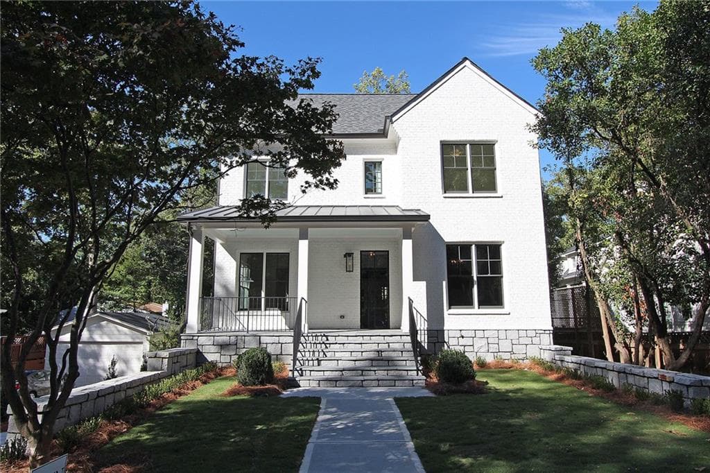 5 bedroom, 4,291 sq ft single family residence sold at 2520 Brookwood Drive, Atlanta, GA 30305