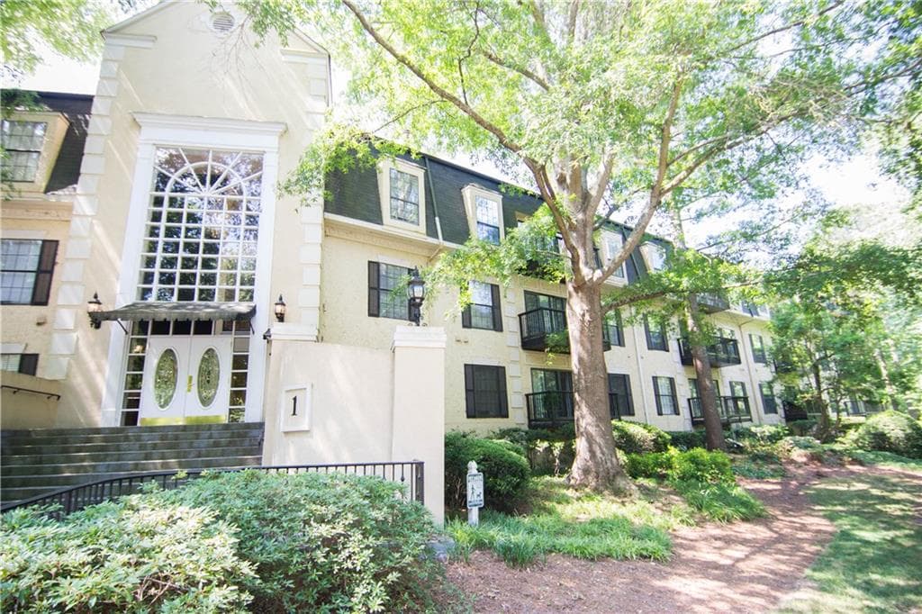 2 bedroom, 1,504 sq ft condominium sold at 1304 NE Pine Heights Drive 1304, Atlanta, GA 30324