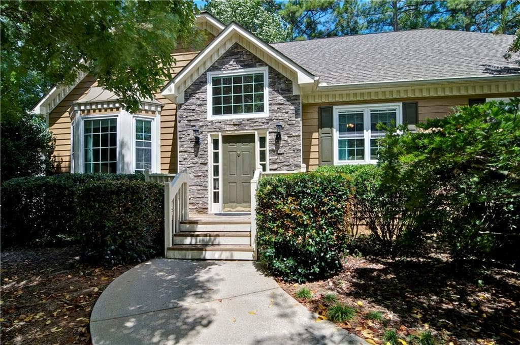 4 bedroom, 1,734 sq ft single family residence sold at 6280 Cheatham Lake Drive, Acworth, GA 30101