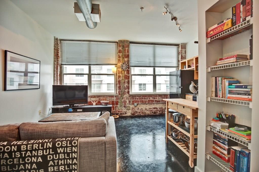 1 bedroom, 625 sq ft condominium sold at 800 Peachtree Street 8401, Atlanta, GA 30308
