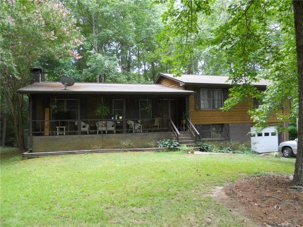 3 bedroom, 1,532 sq ft single family residence sold at 6410 Kellogg Drive, Acworth, GA 30102
