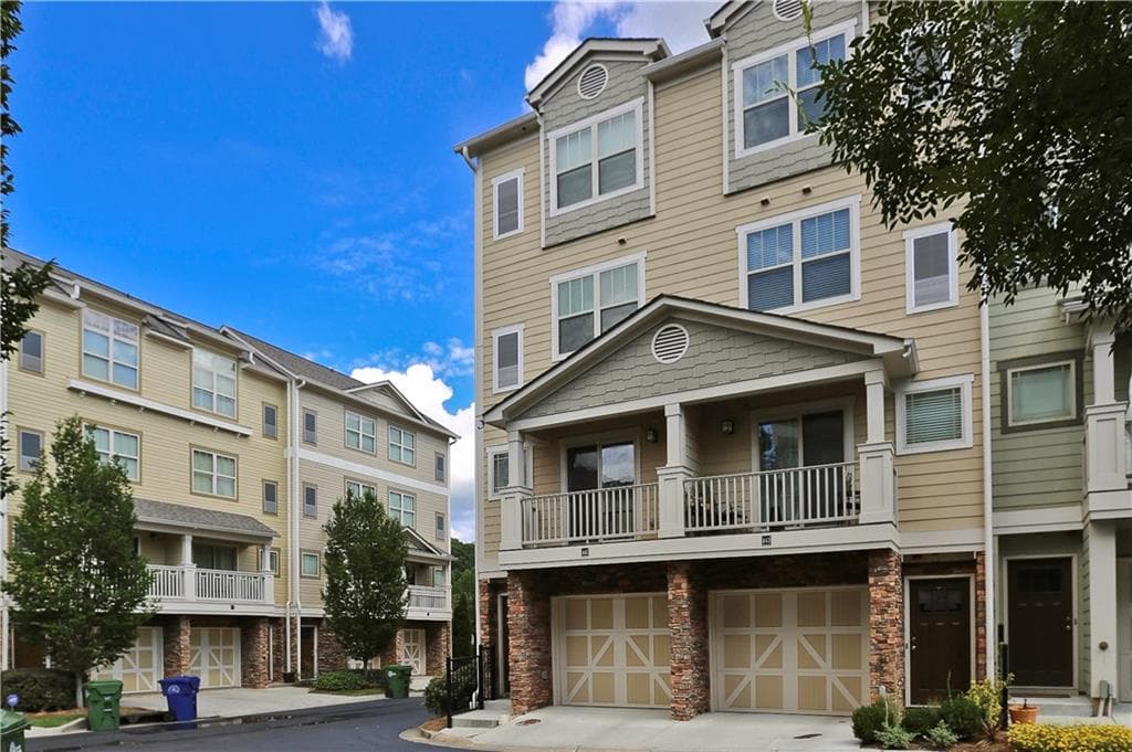 2 bedroom, 1,281 sq ft townhouse sold at 215 Semel Drive 441, Atlanta, GA 30309