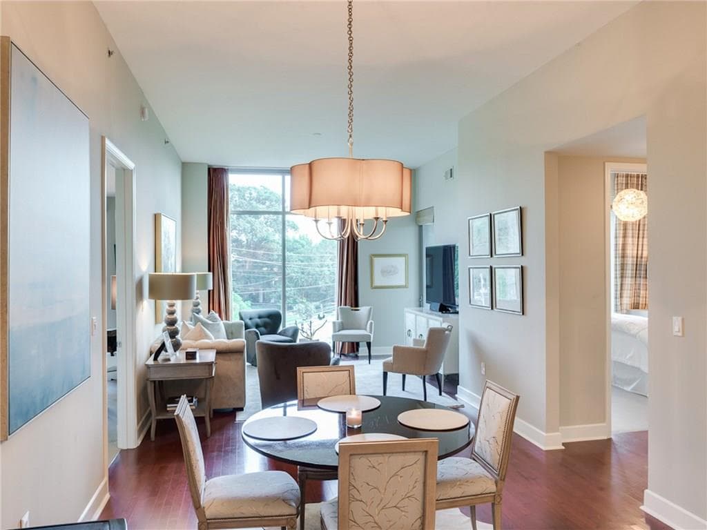 2 bedroom, 1,389 sq ft condominium sold at 2795 Peachtree Road 403, Atlanta, GA 30305