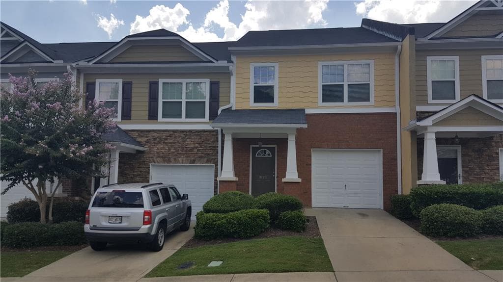 3 bedroom, 1,511 sq ft townhouse sold at 810 Arbor Gate Lane, Lawrenceville, GA 30044