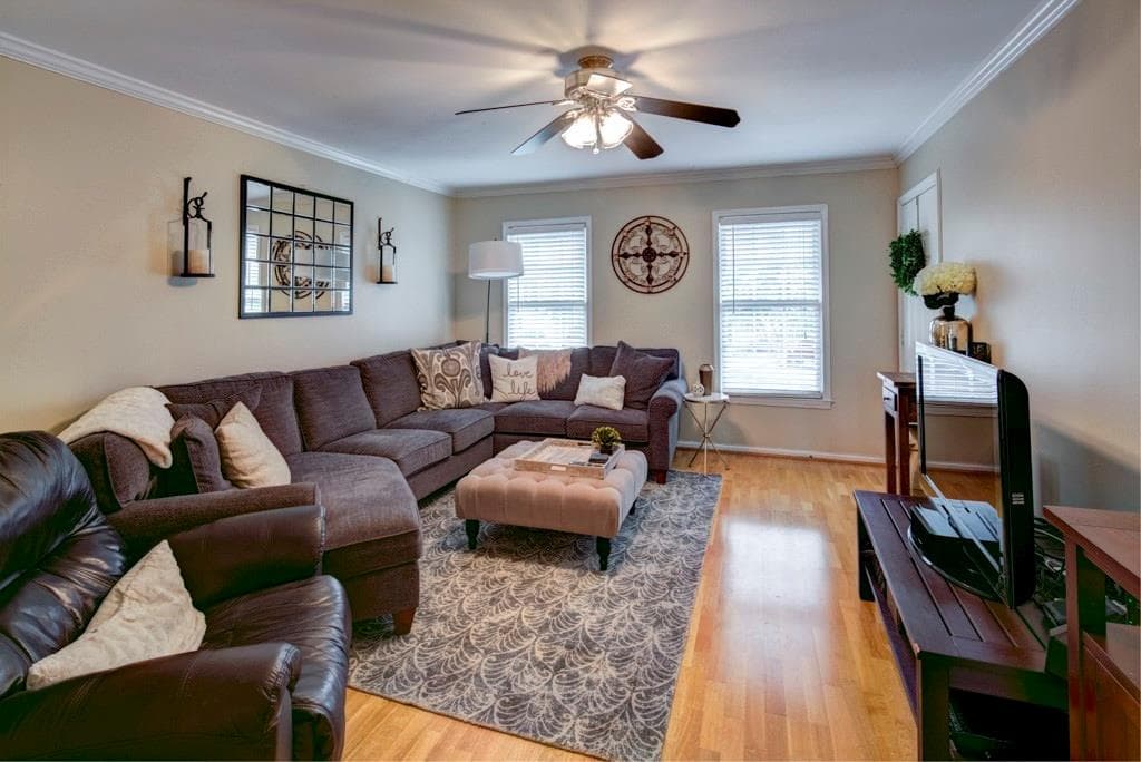 2 bedroom, 1,050 sq ft condominium sold at 1101 Collier Road O6, Atlanta, GA 30318