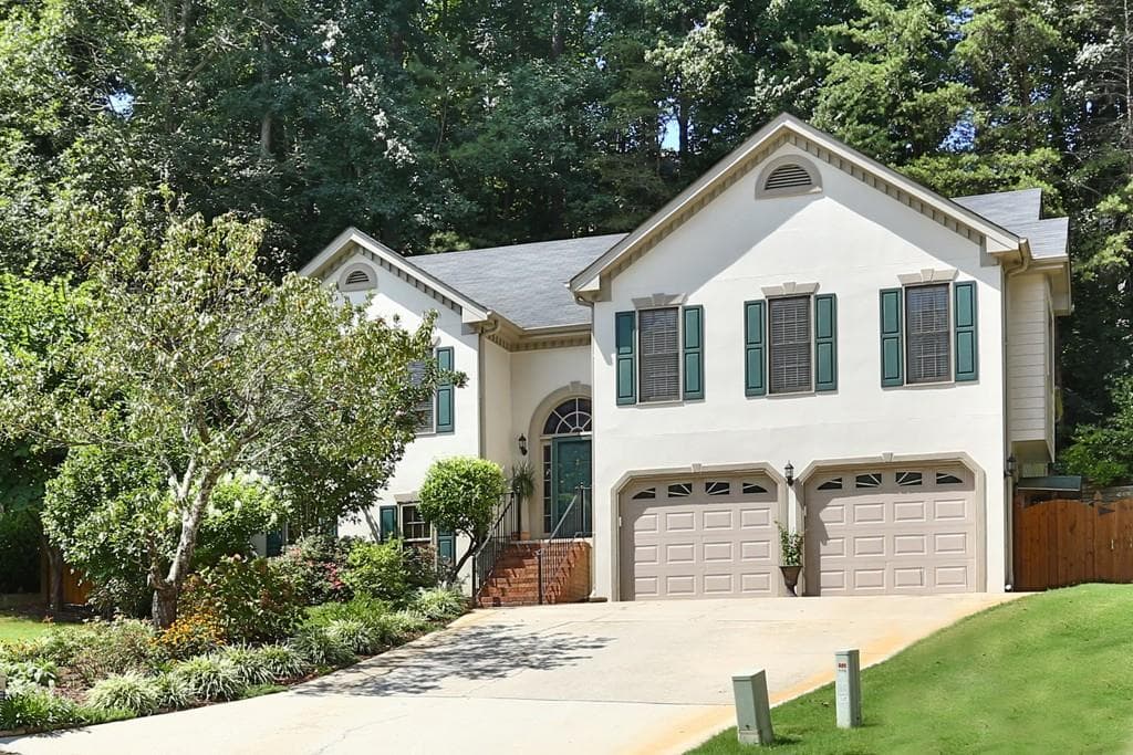 5 bedroom, 2,854 sq ft single family residence sold at 815 Connell Lane, Lawrenceville, GA 30044