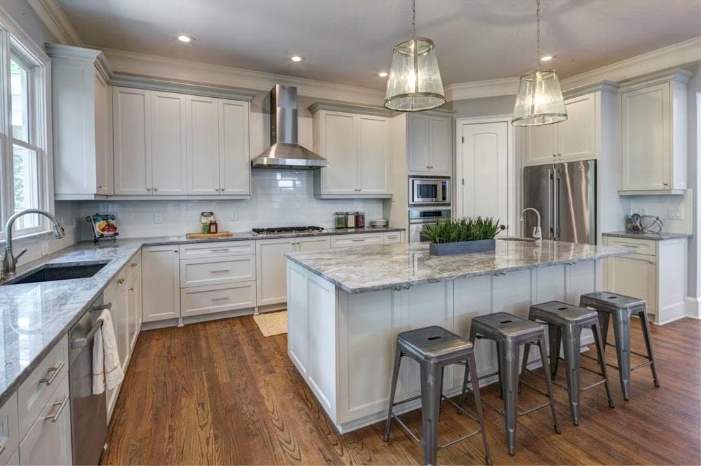 5 bedroom single family residence sold at 1060 Devine Circle, Brookhaven, GA 30319