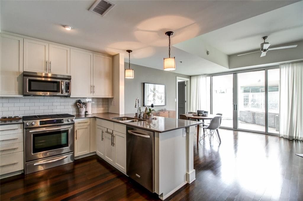 2 bedroom condominium sold at 1100 Howell Mill Road 617, Atlanta, GA 30318