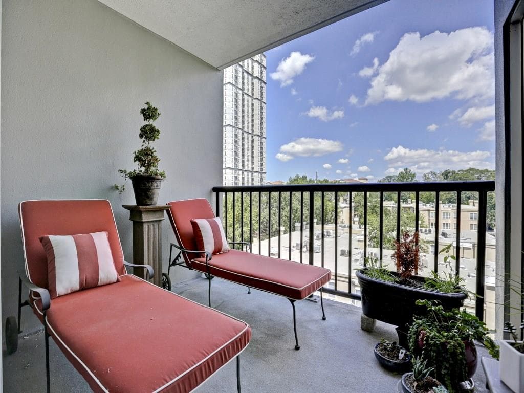 1 bedroom, 765 sq ft condominium sold at 275 13th Street 610, Atlanta, GA 30309