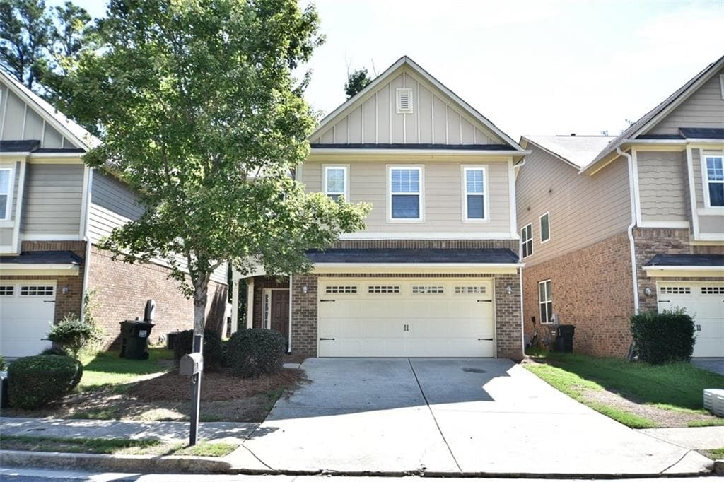 3 bedroom, 2,369 sq ft single family residence sold at 3476 Archgate Court, Alpharetta, GA 30004