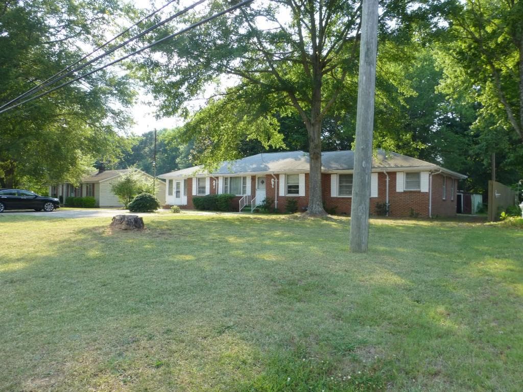 3 bedroom, 1,850 sq ft single family residence sold at 570 Braselton Highway, Lawrenceville, GA 30043