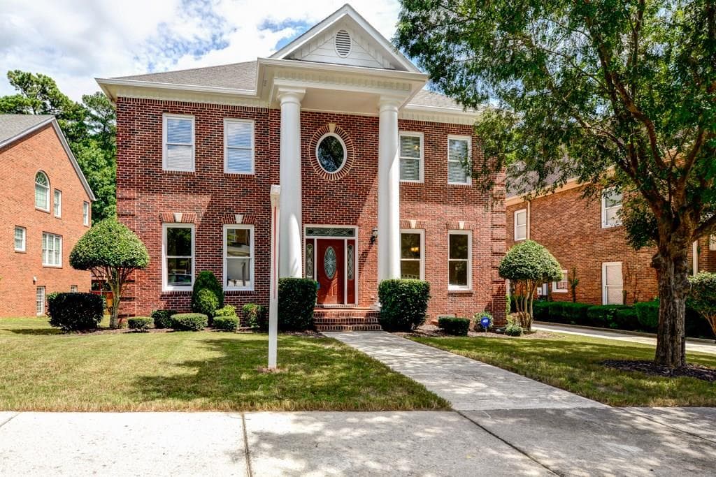 5 bedroom, 2,982 sq ft single family residence sold at 155 Beracah Walk, Atlanta, GA 30331