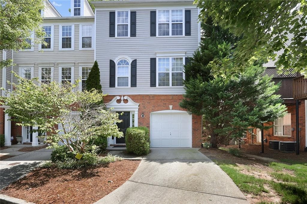 3 bedroom, 1,412 sq ft townhouse sold at 3301 Lathenview Court, Alpharetta, GA 30004