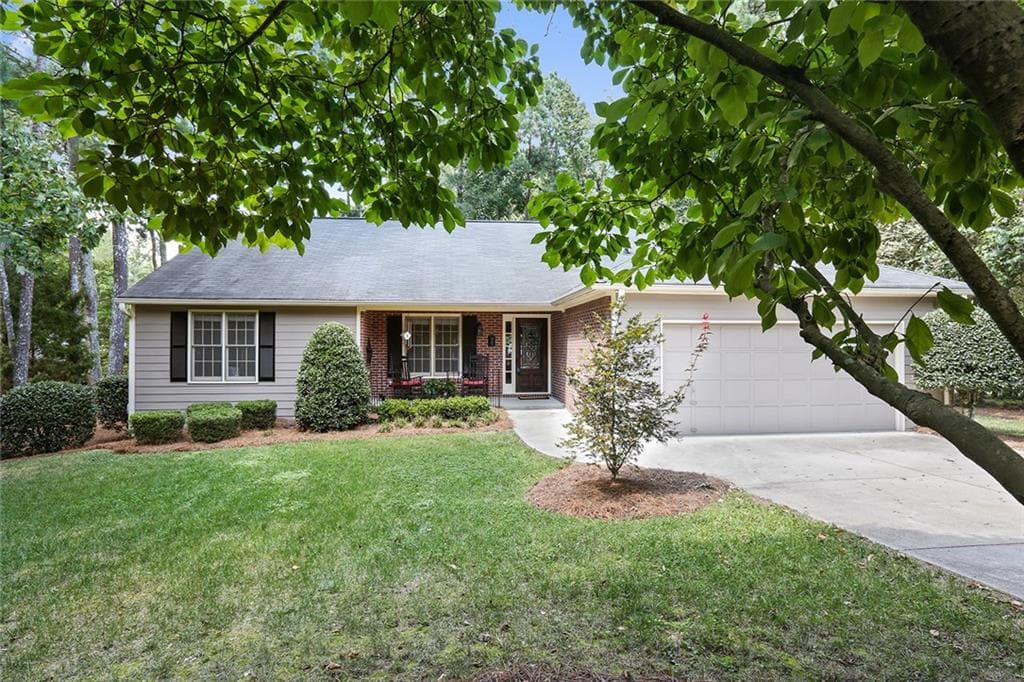 3 bedroom, 1,690 sq ft single family residence sold at 1091 Colony Drive, Alpharetta, GA 30009