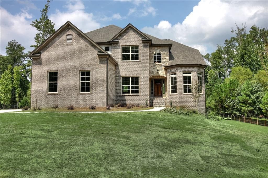 5 bedroom, 3,346 sq ft single family residence sold at 5305 Binford Place, Atlanta, GA 30331